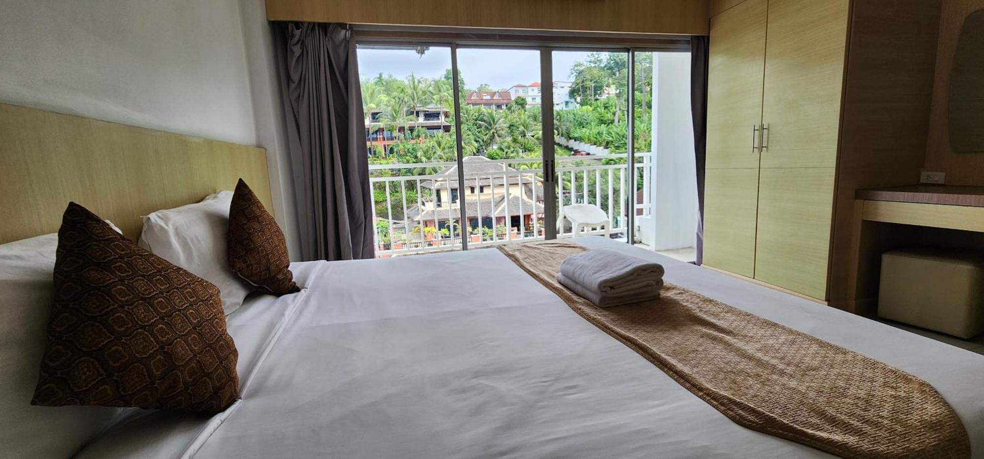 Eden Park Hotel Patong Exterior photo