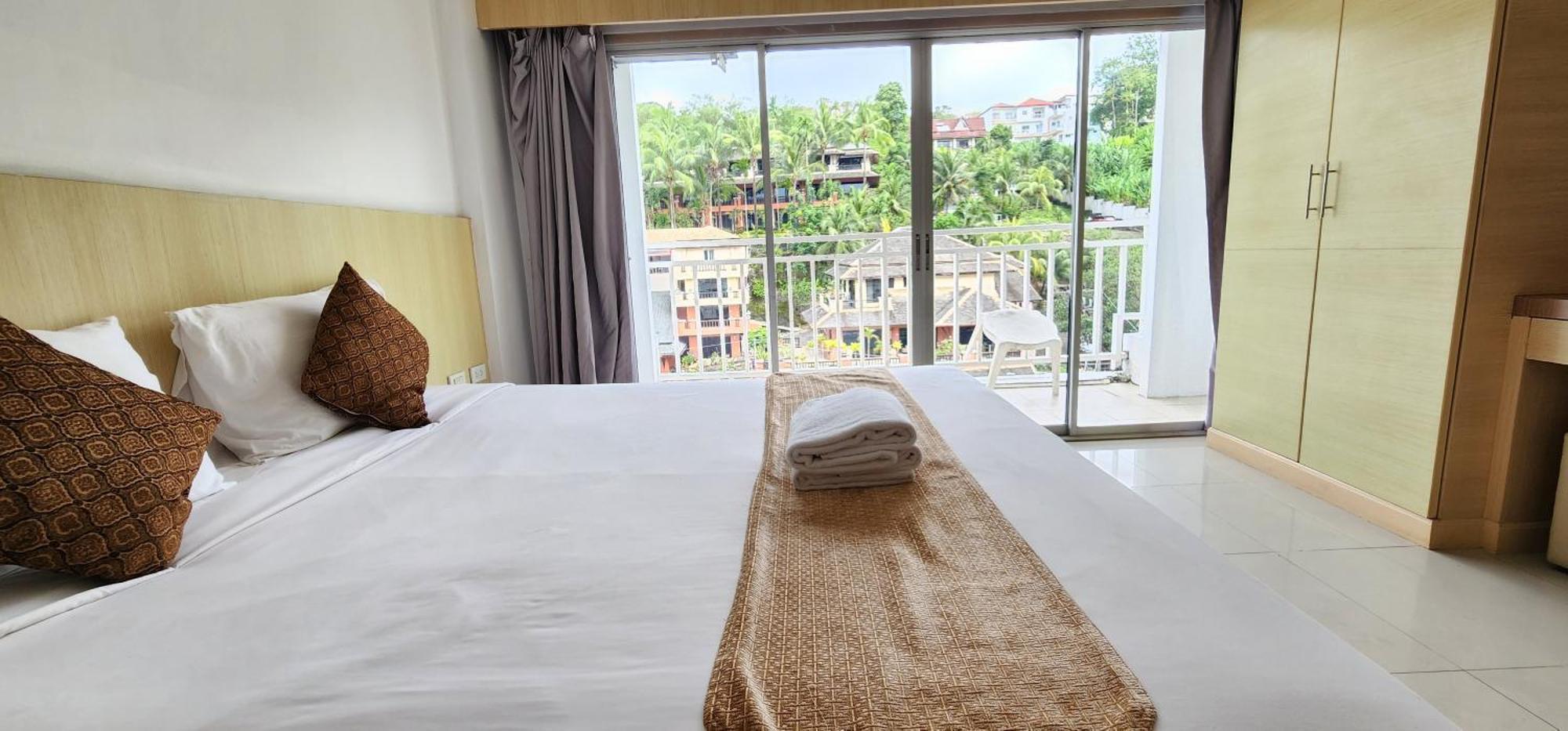Eden Park Hotel Patong Exterior photo