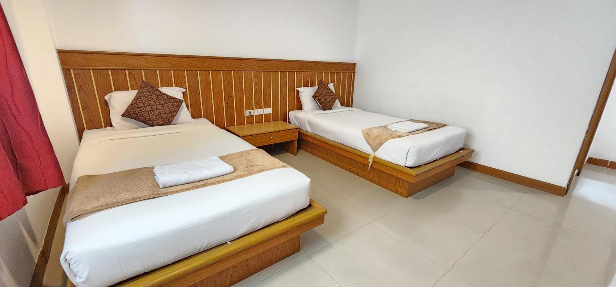 Eden Park Hotel Patong Exterior photo